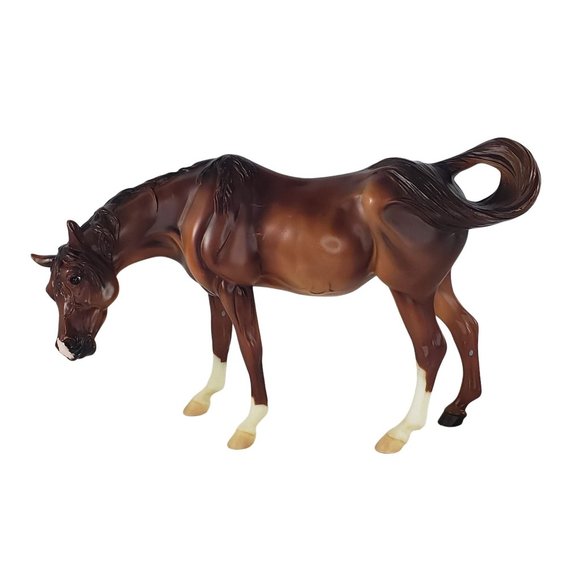 Breyer Horse Susecion Mare Color Crazy Event Bay Variation #1324 - Picture 1 of 11